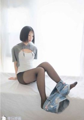 美女露出让男生揉的电影_DVD免费在线观看